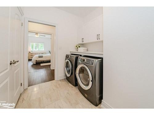 51 Selkirk Drive, Huntsville, ON - Indoor Photo Showing Laundry Room