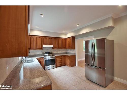 243 River Road East, Wasaga Beach, ON - Indoor Photo Showing Kitchen With Double Sink