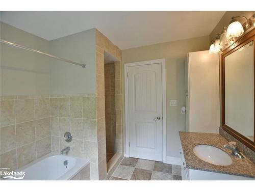 243 River Road East, Wasaga Beach, ON - Indoor Photo Showing Bathroom