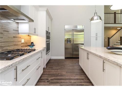 38 Carpenter Street, Collingwood, ON - Indoor Photo Showing Kitchen With Upgraded Kitchen