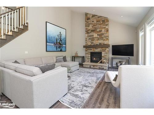 38 Carpenter Street, Collingwood, ON - Indoor Photo Showing Living Room With Fireplace