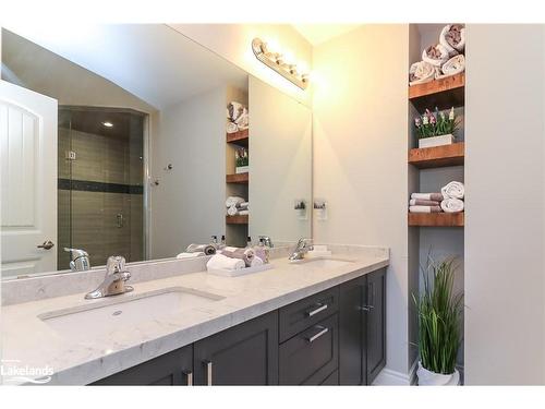 38 Carpenter Street, Collingwood, ON - Indoor Photo Showing Bathroom