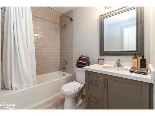 38 Carpenter Street, Collingwood, ON - Indoor Photo Showing Bathroom