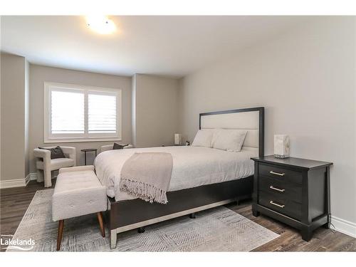 38 Carpenter Street, Collingwood, ON - Indoor Photo Showing Bedroom