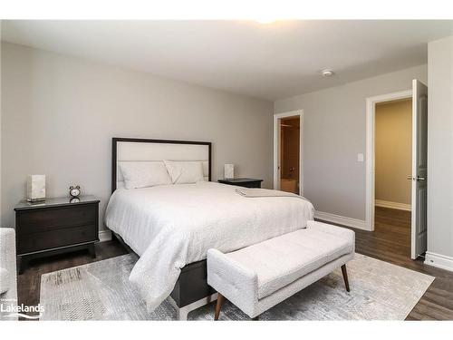 38 Carpenter Street, Collingwood, ON - Indoor Photo Showing Bedroom