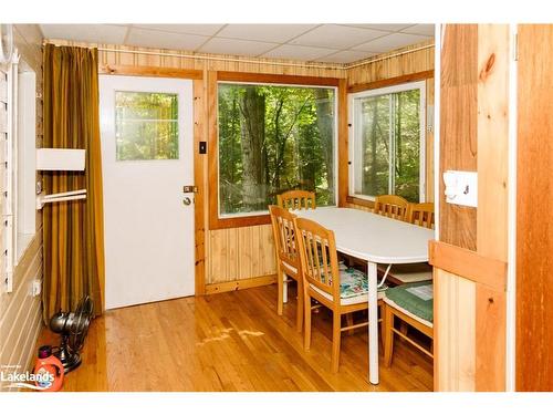 1017 Dungannon Drive, Minden Hills, ON - Indoor Photo Showing Dining Room