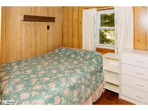 1017 Dungannon Drive, Minden Hills, ON - Indoor Photo Showing Bedroom