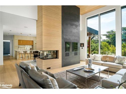 104 Grindelwald Court, The Blue Mountains, ON - Indoor Photo Showing Living Room