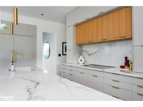 104 Grindelwald Court, The Blue Mountains, ON - Indoor Photo Showing Kitchen