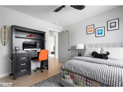 104 Grindelwald Court, The Blue Mountains, ON - Indoor Photo Showing Bedroom