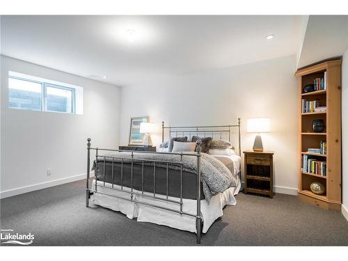 104 Grindelwald Court, The Blue Mountains, ON - Indoor Photo Showing Bedroom