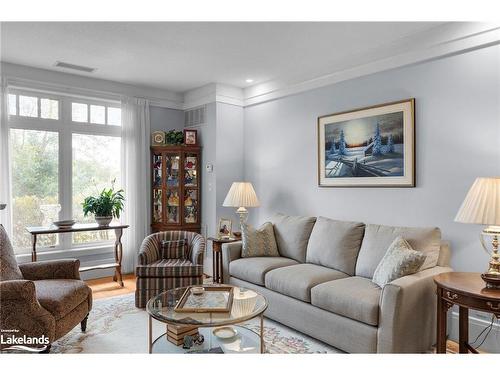 104-140 Cedar Island Road, Orillia, ON - Indoor Photo Showing Living Room