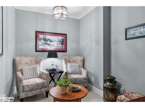 104-140 Cedar Island Road, Orillia, ON - Indoor Photo Showing Living Room