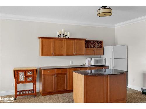 104-140 Cedar Island Road, Orillia, ON - Indoor Photo Showing Kitchen