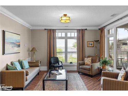 104-140 Cedar Island Road, Orillia, ON - Indoor Photo Showing Living Room