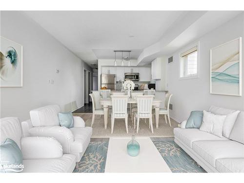 101-8 Brandy Lane Drive, Collingwood, ON - Indoor Photo Showing Living Room