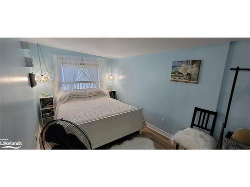 48 Bayside Avenue, Tay, ON - Indoor Photo Showing Bedroom