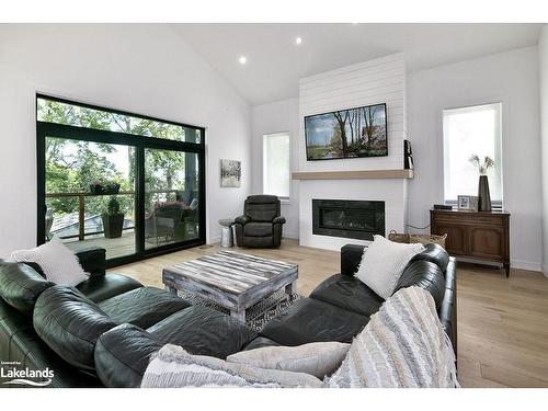 701 Sixth Street, Collingwood, ON - Indoor Photo Showing Living Room With Fireplace