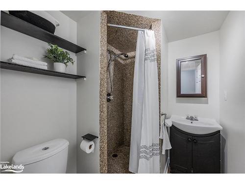 65 Oriole Crescent, Wasaga Beach, ON - Indoor Photo Showing Bathroom