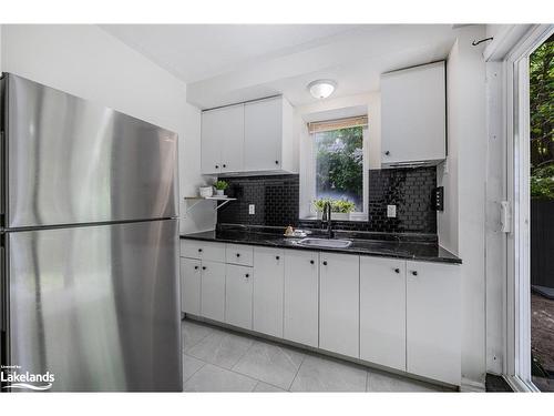 65 Oriole Crescent, Wasaga Beach, ON - Indoor Photo Showing Kitchen