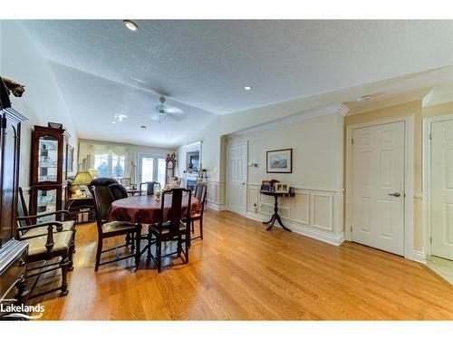 41 Meadow Lane, Wasaga Beach, ON - Indoor Photo Showing Dining Room