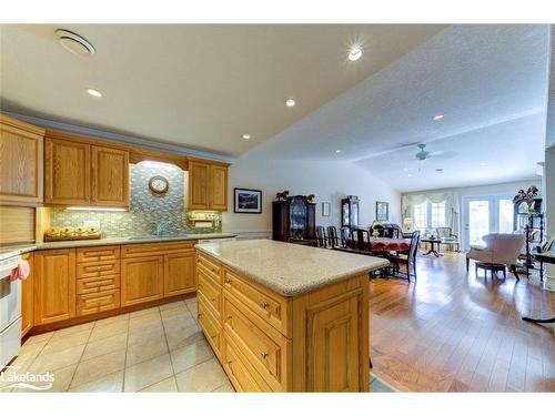 41 Meadow Lane, Wasaga Beach, ON - Indoor Photo Showing Kitchen