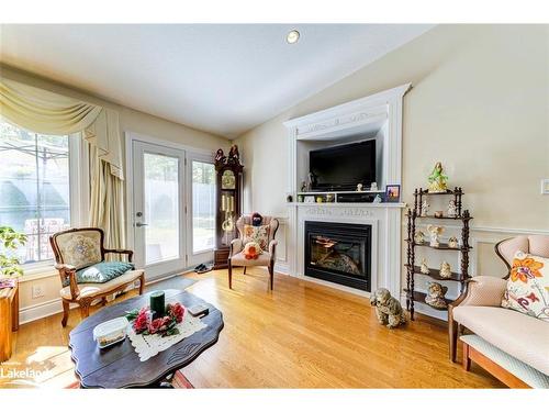 41 Meadow Lane, Wasaga Beach, ON - Indoor Photo Showing Living Room With Fireplace