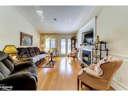 41 Meadow Lane, Wasaga Beach, ON - Indoor Photo Showing Living Room With Fireplace