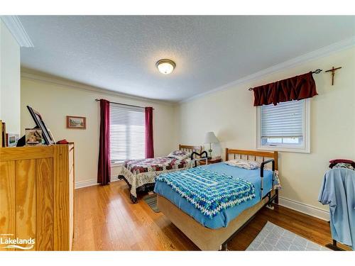 41 Meadow Lane, Wasaga Beach, ON - Indoor Photo Showing Bedroom