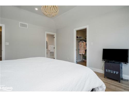 104 Black Willow Crescent, The Blue Mountains, ON - Indoor Photo Showing Bedroom