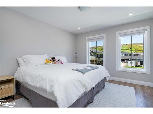 104 Black Willow Crescent, The Blue Mountains, ON - Indoor Photo Showing Bedroom