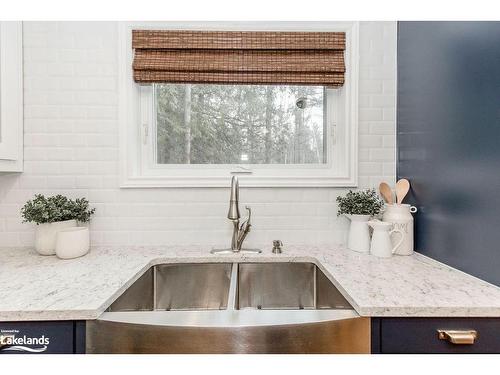 44 Stroud Crescent, Wasaga Beach, ON - Indoor Photo Showing Kitchen