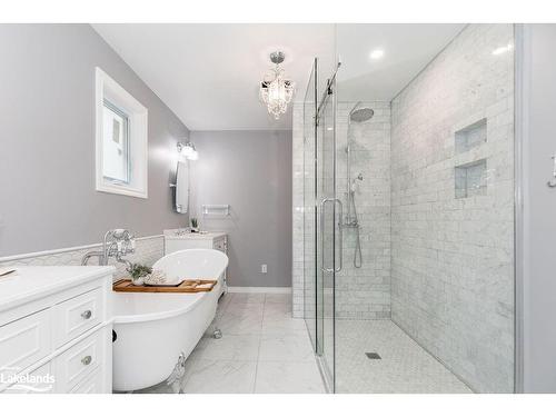 44 Stroud Crescent, Wasaga Beach, ON - Indoor Photo Showing Bathroom