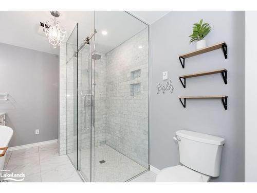 44 Stroud Crescent, Wasaga Beach, ON - Indoor Photo Showing Bathroom