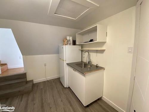 214 Montreal Street, Stayner, ON - Indoor Photo Showing Kitchen