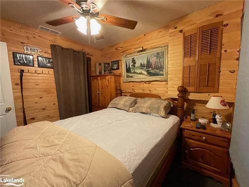 345 Doe Lake Rd Road, Armour, ON - Indoor Photo Showing Bedroom