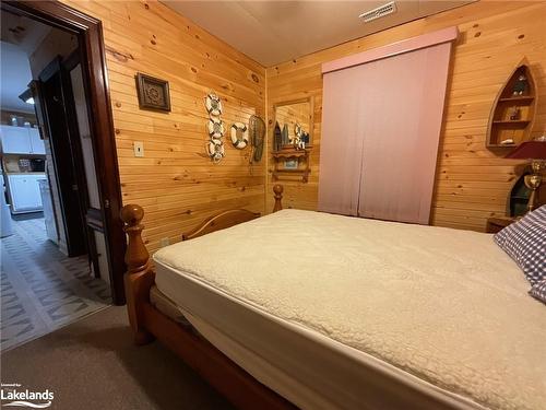 345 Doe Lake Rd Road, Armour, ON - Indoor Photo Showing Bedroom