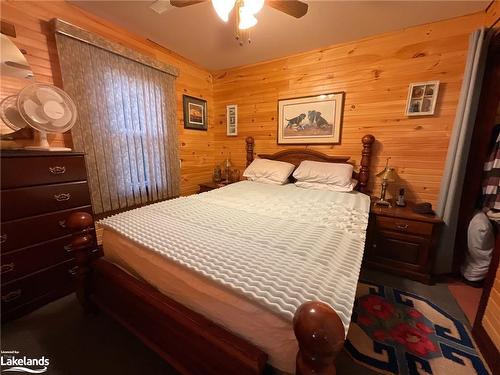 345 Doe Lake Rd Road, Armour, ON - Indoor Photo Showing Bedroom