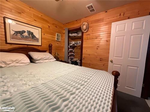 345 Doe Lake Rd Road, Armour, ON - Indoor Photo Showing Bedroom