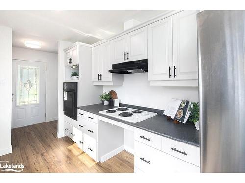 20 Griffin Road, Collingwood, ON - Indoor Photo Showing Kitchen