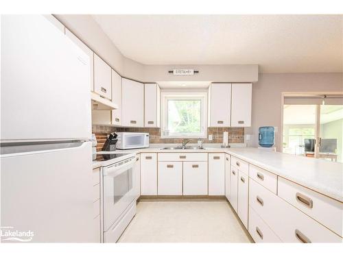 103 Old Centurian Road, Huntsville, ON - Indoor Photo Showing Kitchen With Double Sink