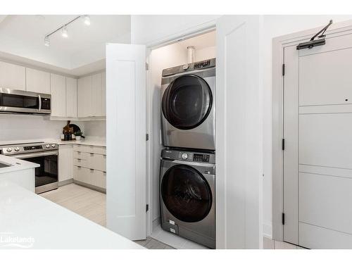 215-1 Hume Street, Collingwood, ON - Indoor Photo Showing Laundry Room