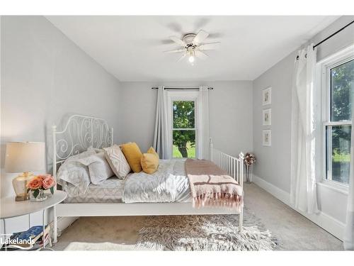 2605 42 County Road, Clearview, ON - Indoor Photo Showing Bedroom