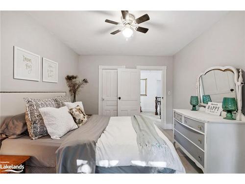 2605 42 County Road, Clearview, ON - Indoor Photo Showing Bedroom