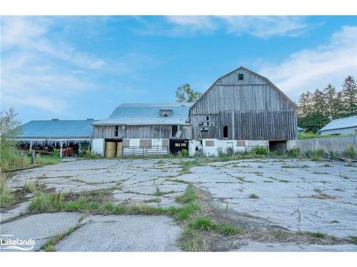 2605 42 County Road, Clearview, ON - Outdoor With Deck Patio Veranda