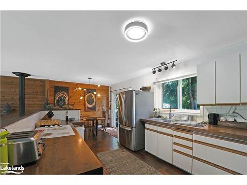 1358 North Shore Road, Haliburton, ON - Indoor Photo Showing Kitchen