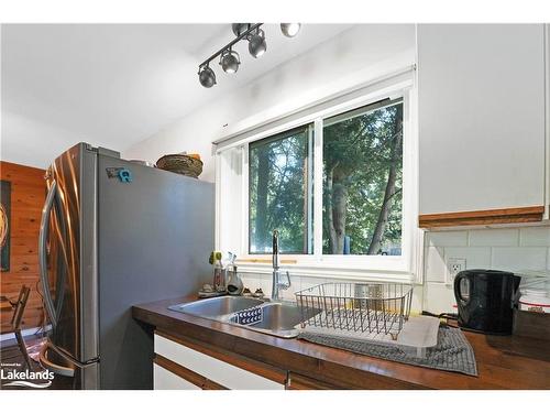 1358 North Shore Road, Haliburton, ON - Indoor Photo Showing Kitchen With Double Sink