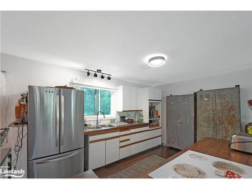 1358 North Shore Road, Haliburton, ON - Indoor Photo Showing Kitchen With Double Sink