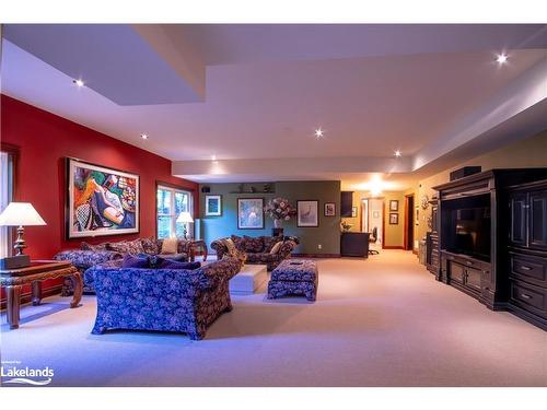 1024 Grainger Grove Road, Lake Of Bays, ON - Indoor Photo Showing Other Room