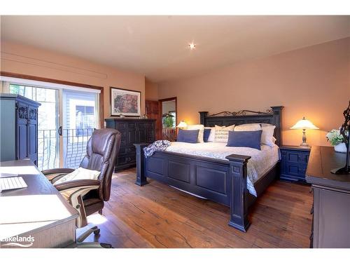 1024 Grainger Grove Road, Lake Of Bays, ON - Indoor Photo Showing Bedroom